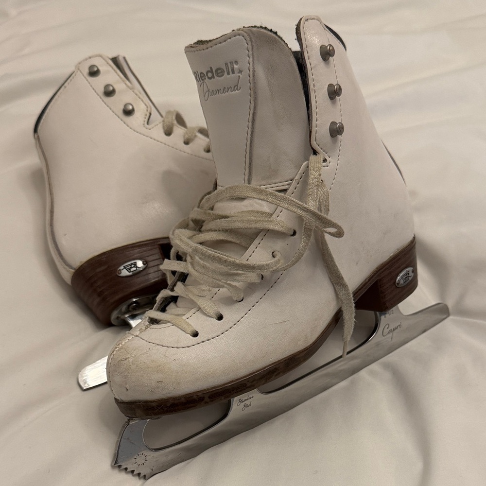 Riedell White Girls' Figure Skates - Classic Comfort